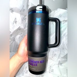 Stanley Black Chroma Quencher 30 oz
